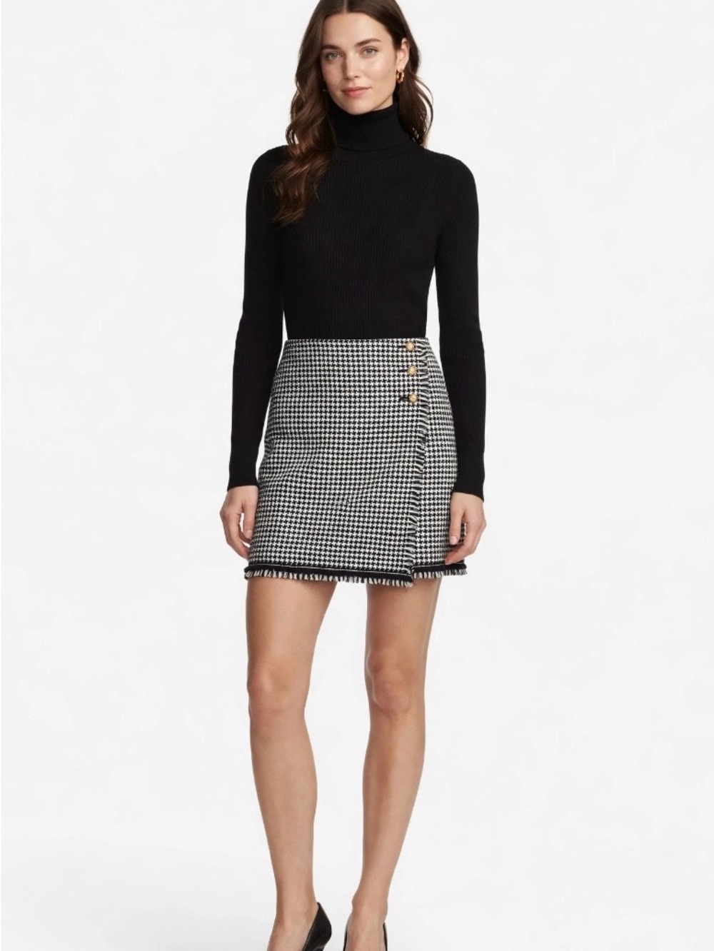 Talbots black & white houndstooth tweed wrap mini skirt in size 6P+